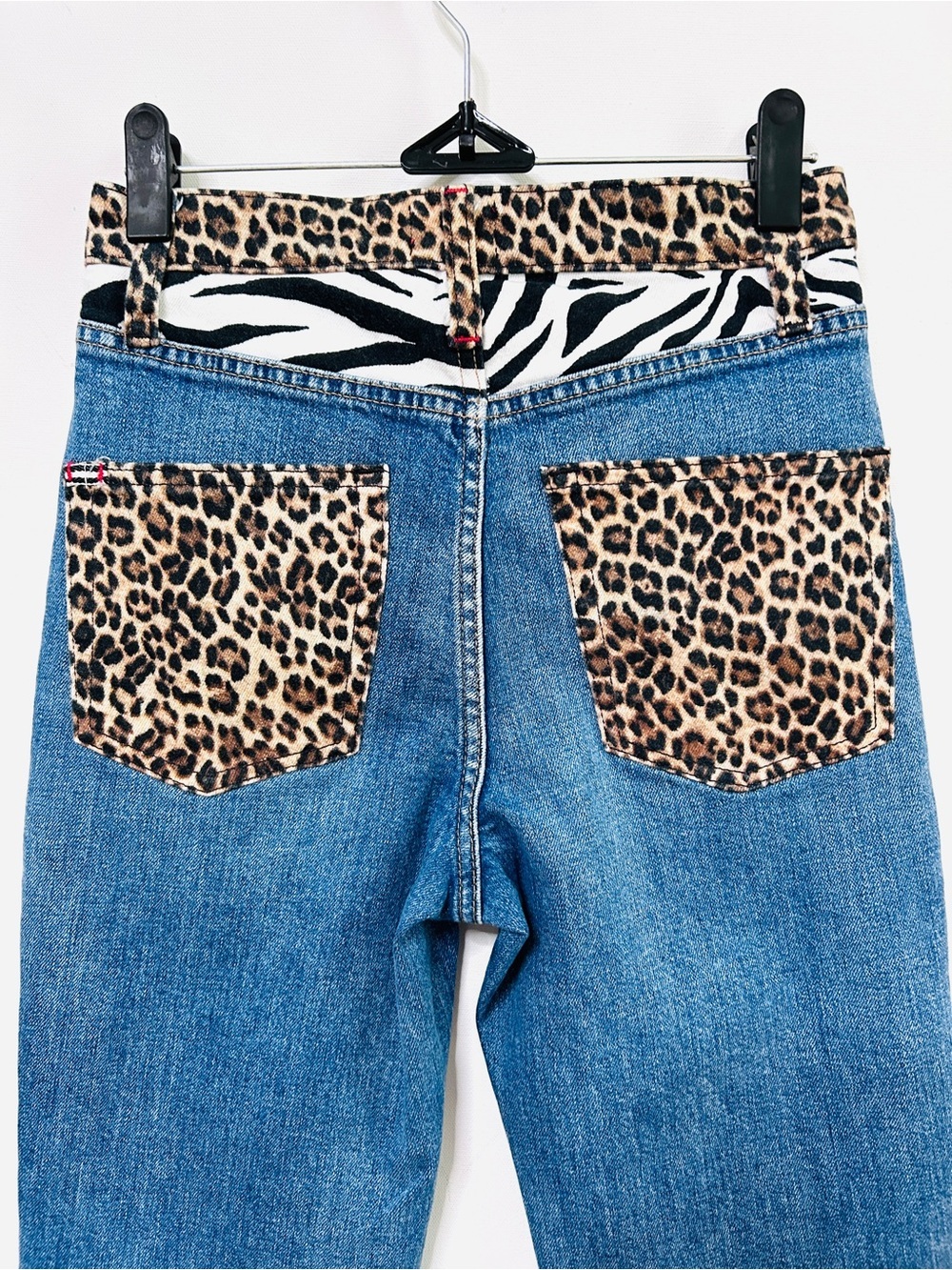 Alice + Olivia Leopard Zebra Trim Straight Crop Jeans 24 - Picture 6 of 12